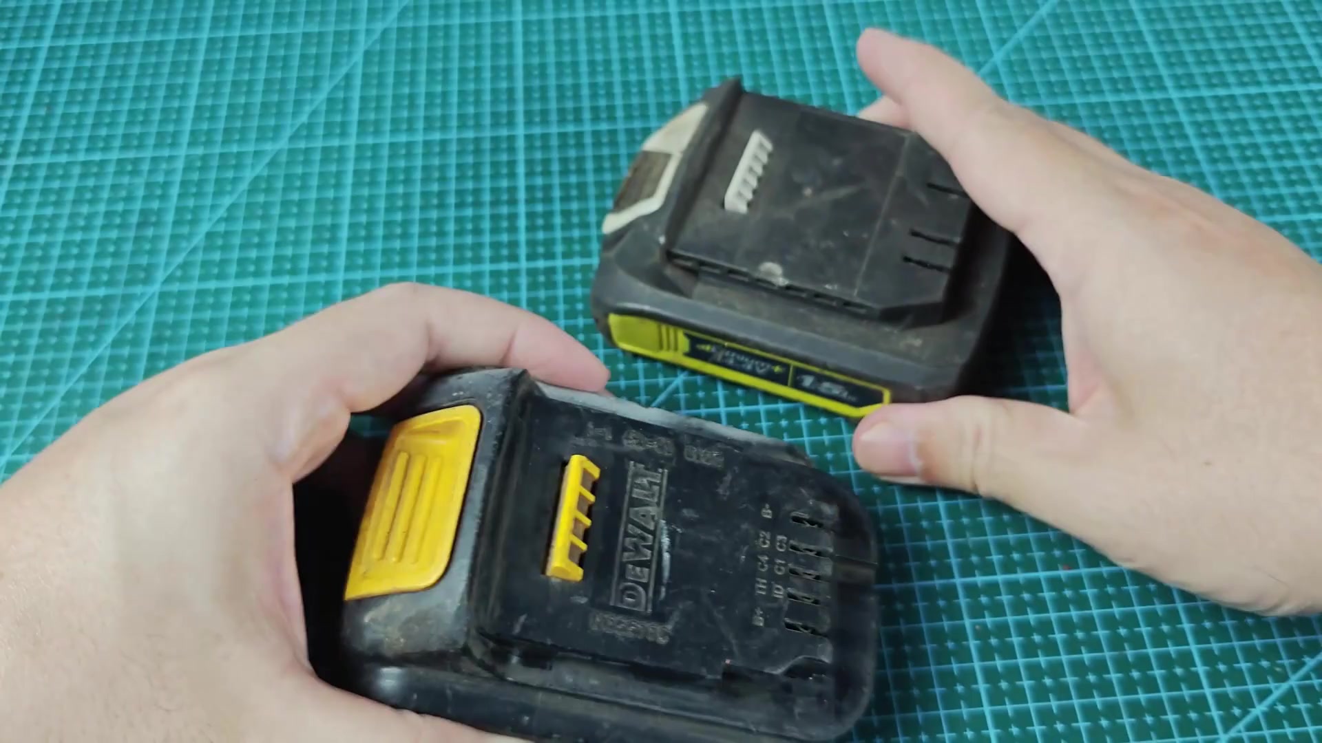 DEWALT battery beside WANPTEK DPS3010U power supply DEWALT battery beside WANPTEK DPS3010U power supply