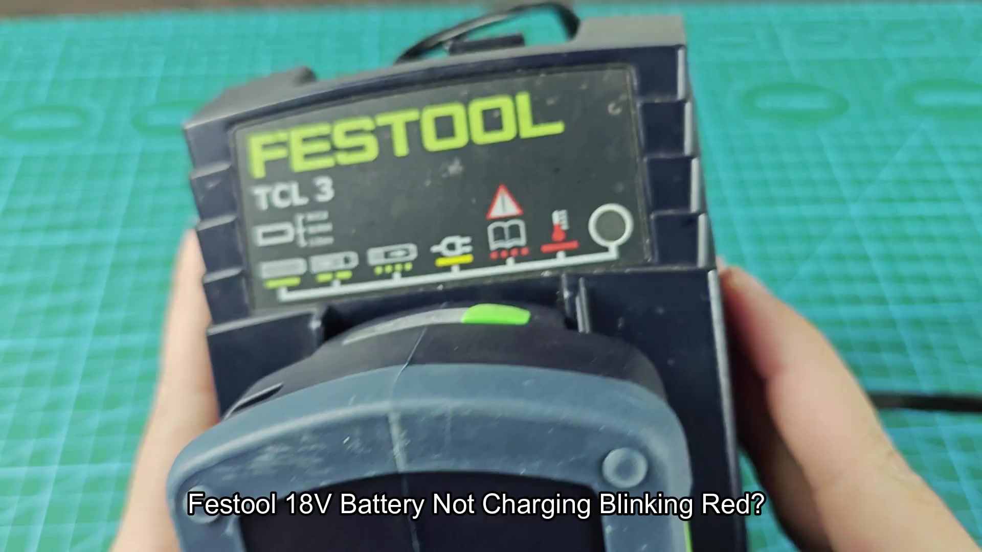 Festool TCL 3 charger with red status LED Festool TCL 3 charger with red status LED