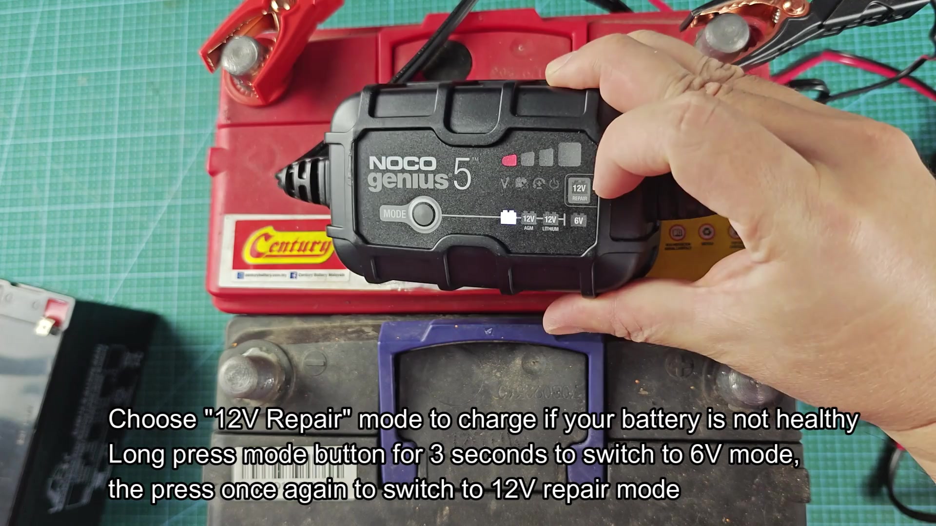 Genius 5 red indicator light lit on charger
