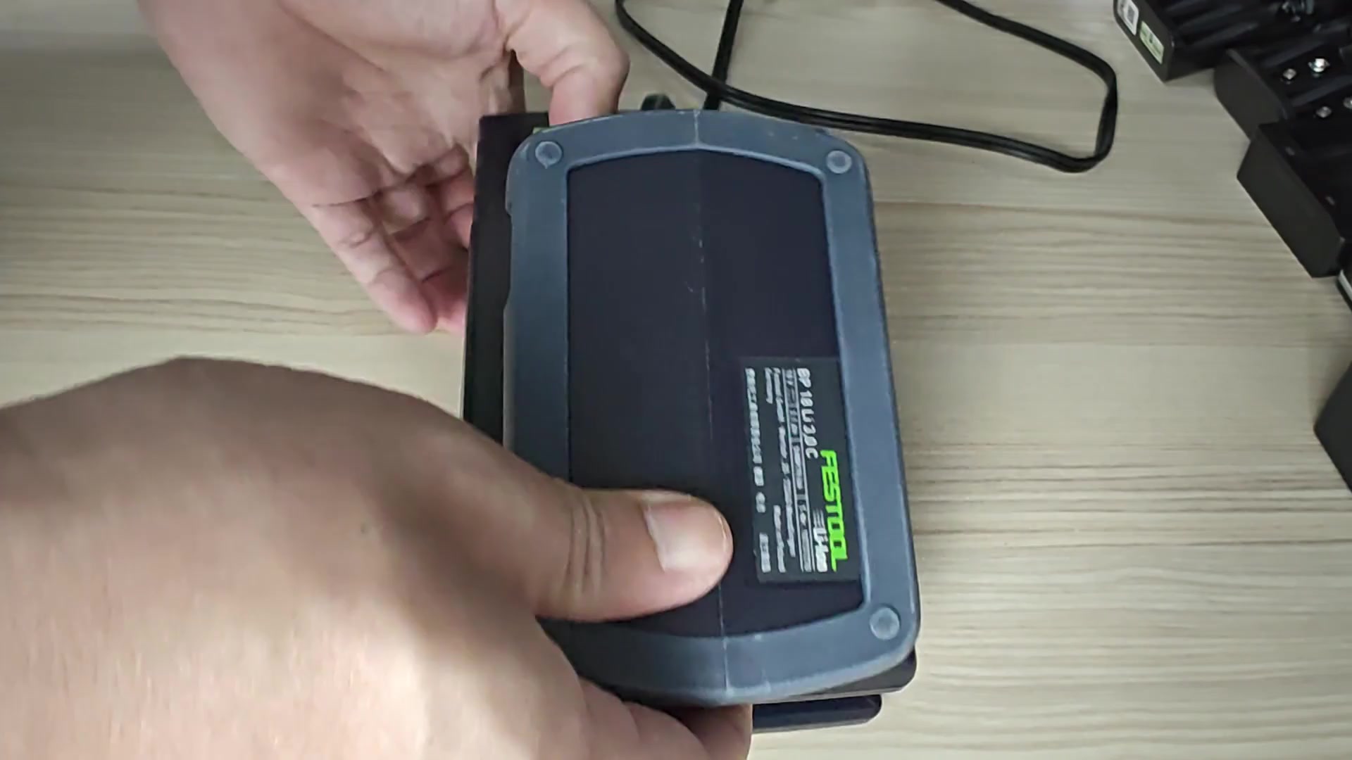 Green LED blinking fast charging