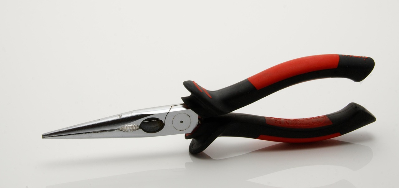 needle nose pliers needle nose pliers