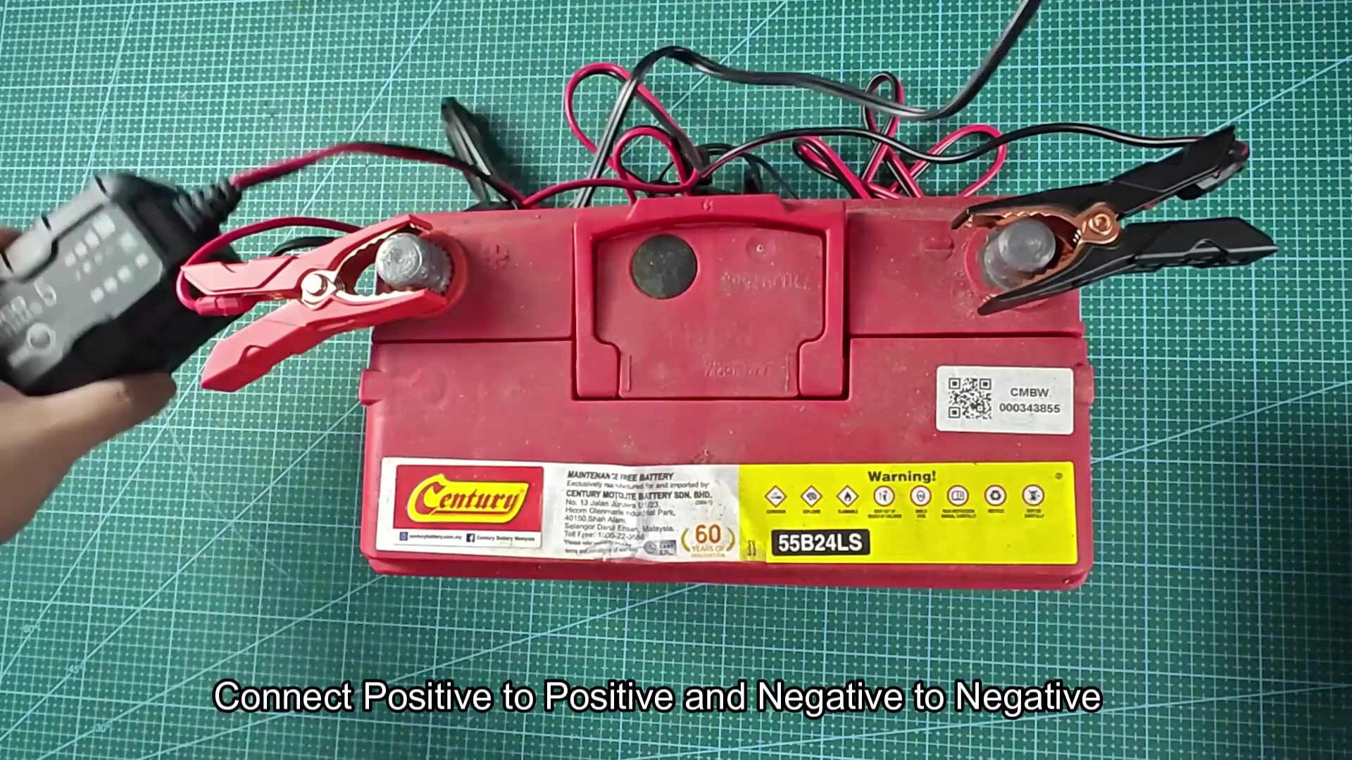 NOCO Genius 5 placed on Century 55B24LS battery NOCO Genius 5 placed on Century 55B24LS battery