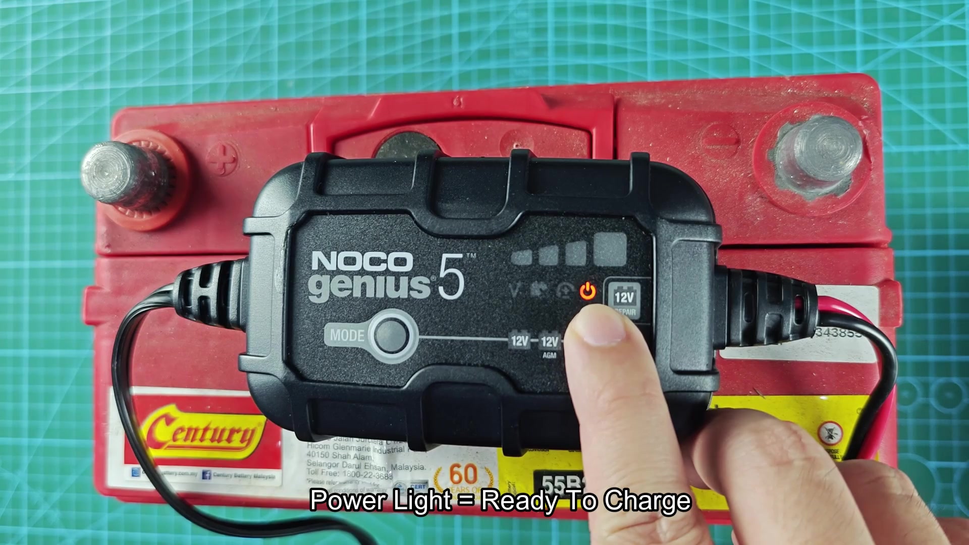 NOCO genius 5 ready to charge light