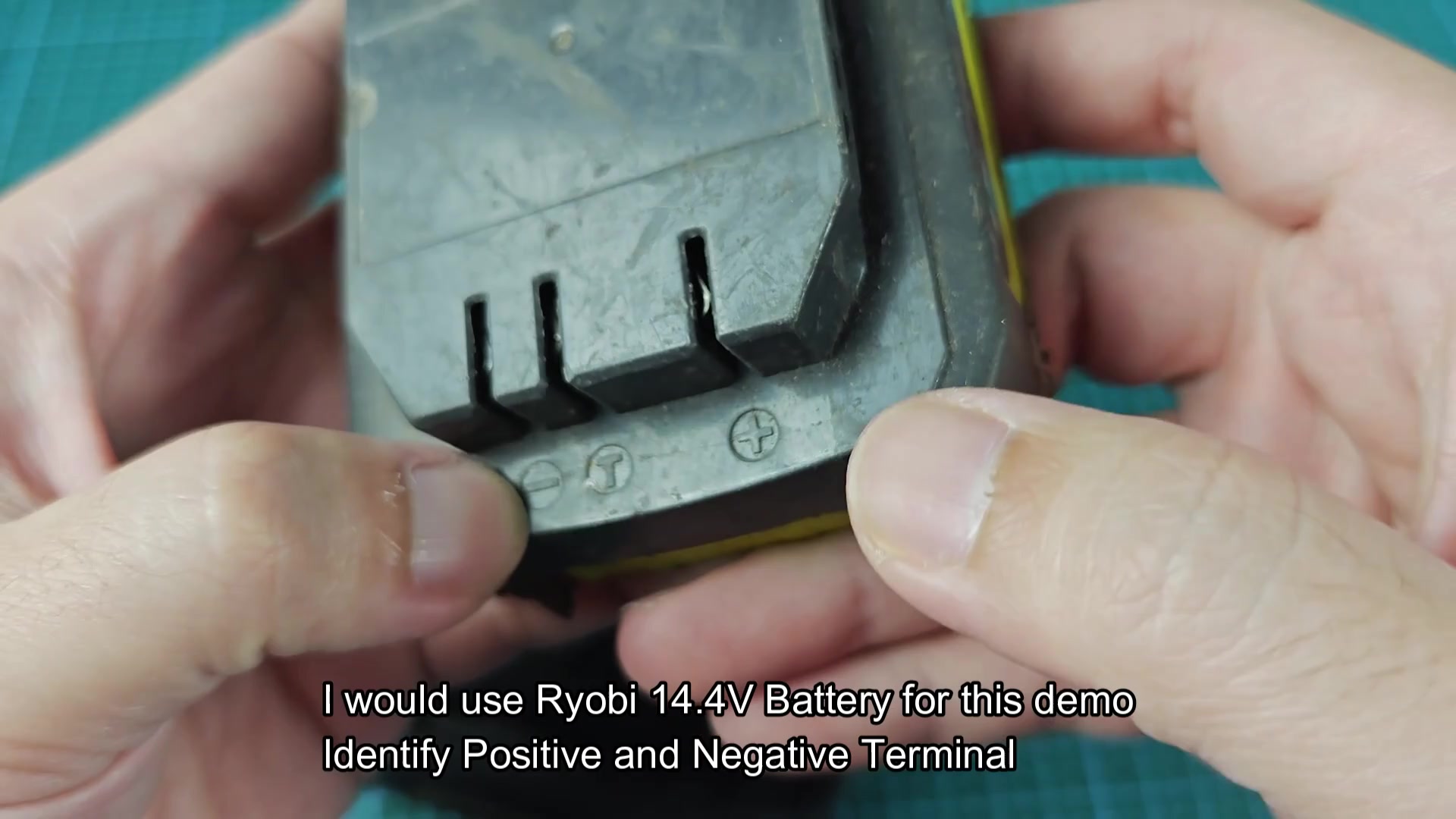 Positive and negative terminals on Ryobi 14.4V battery Positive and negative terminals on Ryobi 14.4V battery