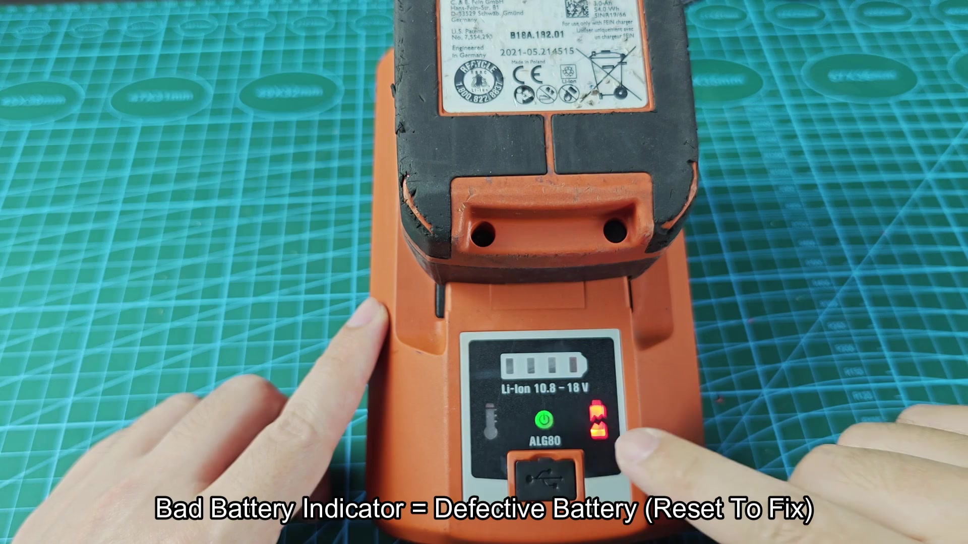Red icon indicates defective battery error