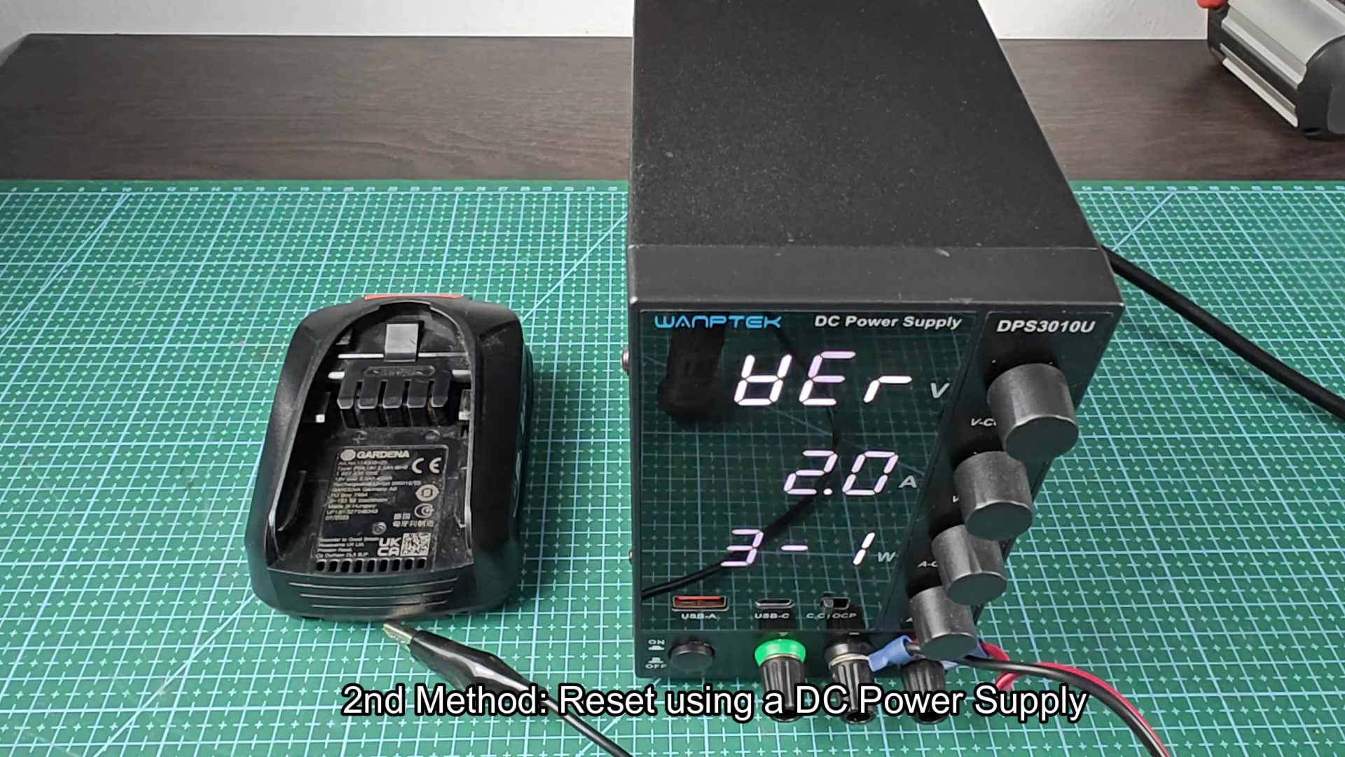 WANPTEK DPS3010U power supply set to 14V