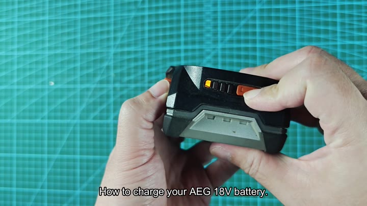 AEG 18V battery charge indicator