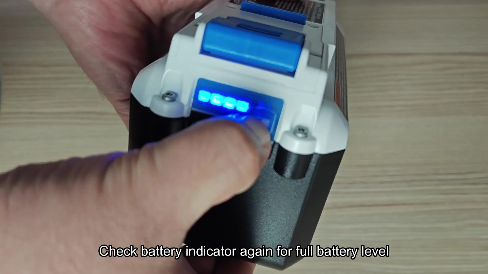 Blue bars show full battery level Blue bars show full battery level