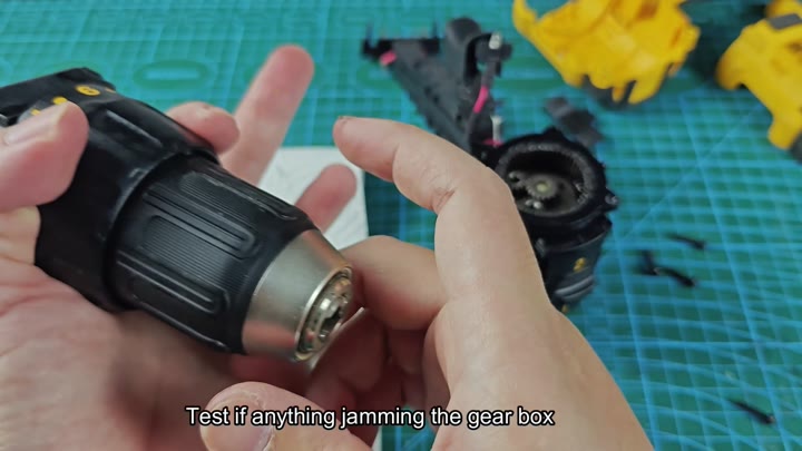Checking gearbox for jammed gears Checking gearbox for jammed gears
