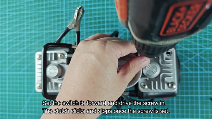Driving screw with clutch auto-stop Driving screw with clutch auto-stop