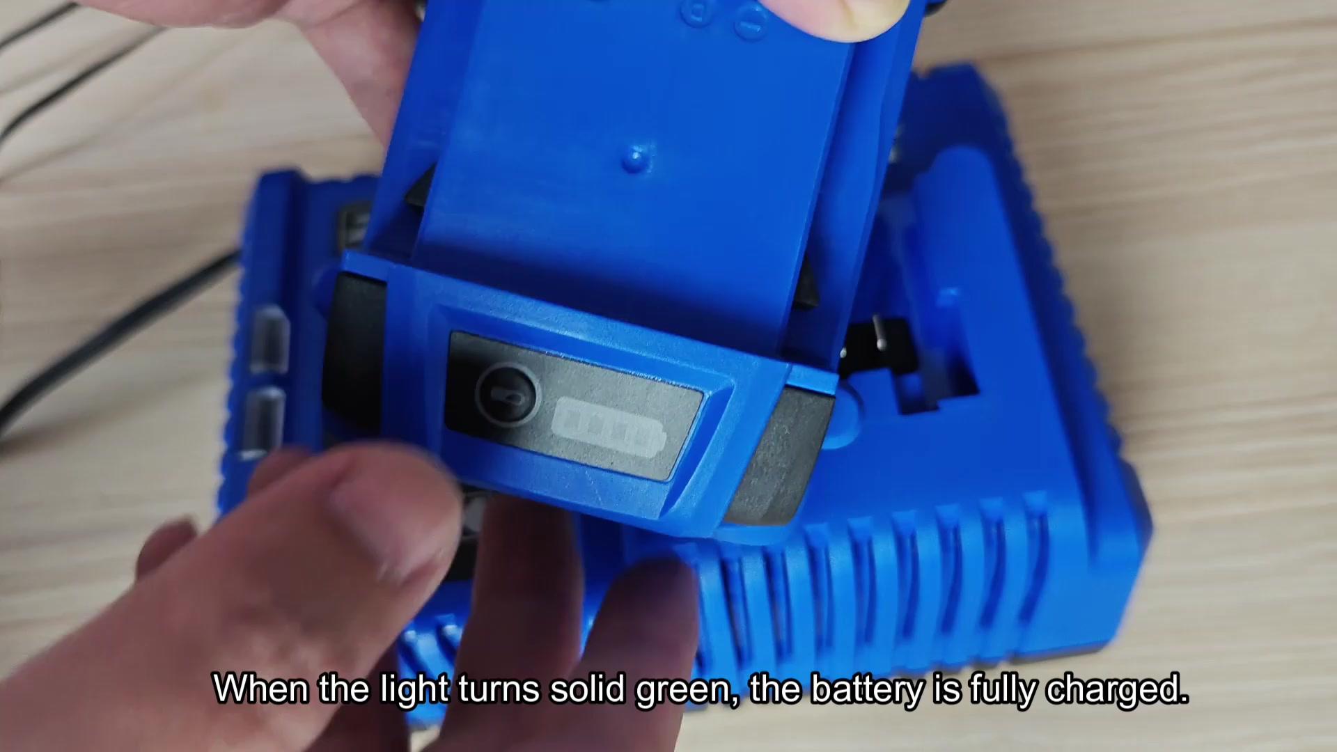 Four green bars indicate fully charged battery Four green bars indicate fully charged battery