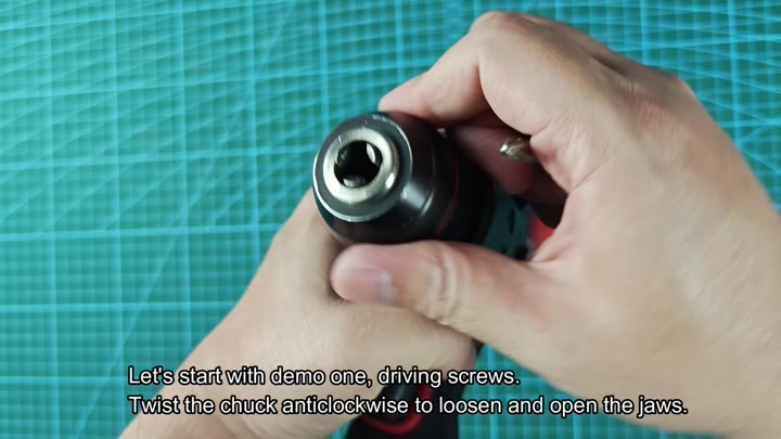 Loosening chuck jaws to insert bit Loosening chuck jaws to insert bit