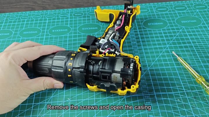 Open casing to reveal internals Open casing to reveal internals