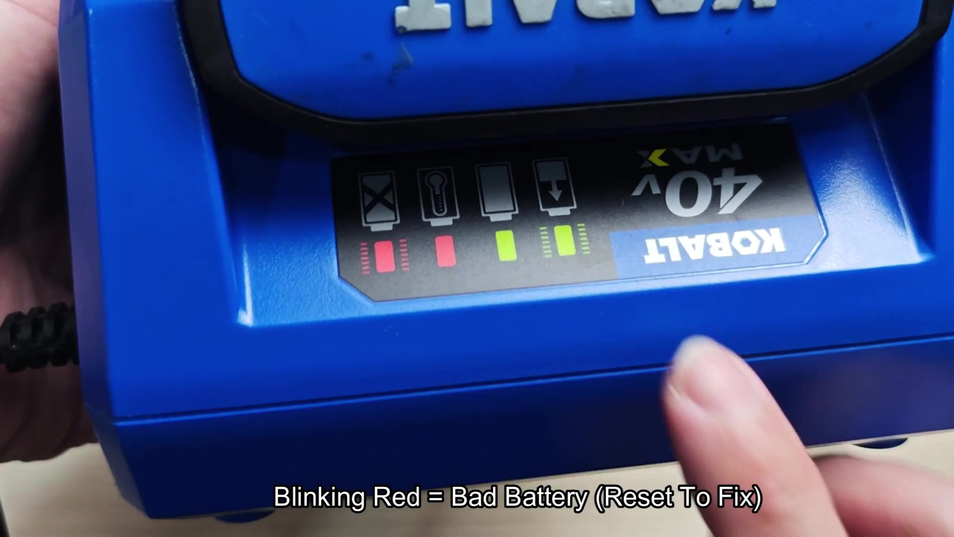 Red LED points out battery fault status Red LED points out battery fault status