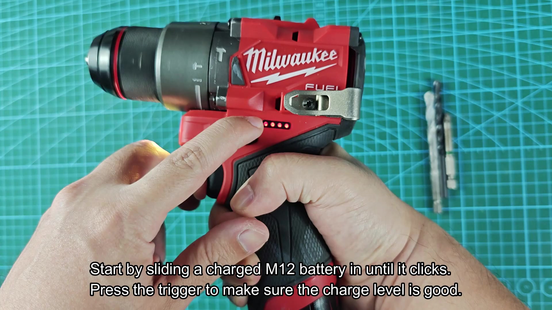 Red LEDs show good battery charge Red LEDs show good battery charge