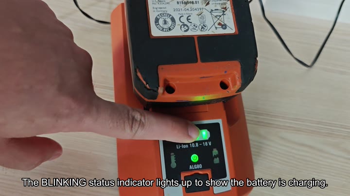 Charging indicator light blinking green Charging indicator light blinking green