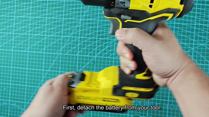 Detaching Stanley FatMax battery from tool
