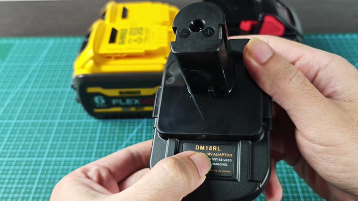 DeWalt DM18RL battery adapter close up DeWalt DM18RL battery adapter close up