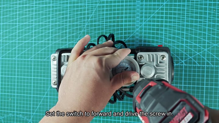 Drive screw into gauge-equipped device Drive screw into gauge-equipped device