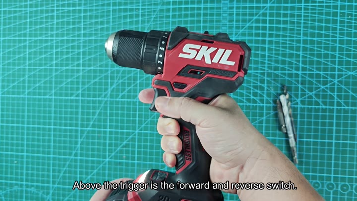 Forward and reverse switch above the trigger Forward and reverse switch above the trigger