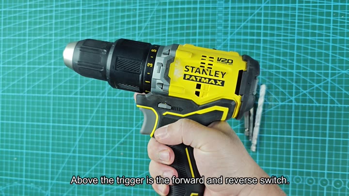 Forward and reverse switch above the trigger Forward and reverse switch above the trigger