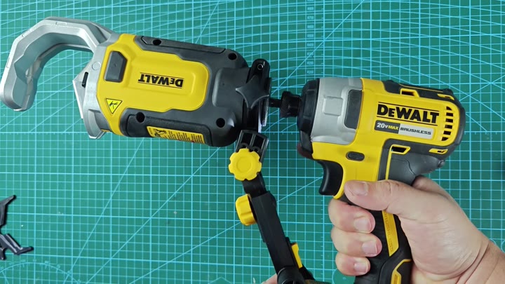Impact driver connected to reciprocating saw Impact driver connected to reciprocating saw
